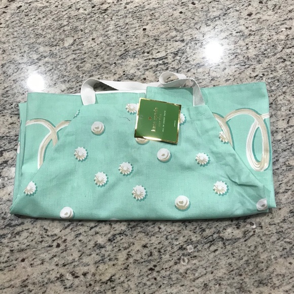 Kate Spade Apron with Measurements - Picture 5 of 7